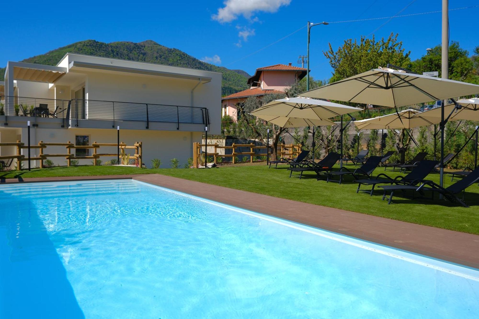 Costa Blu - Terrace Overlooking The Lake & Pool リーヴァ・ディ・ソルト エクステリア 写真