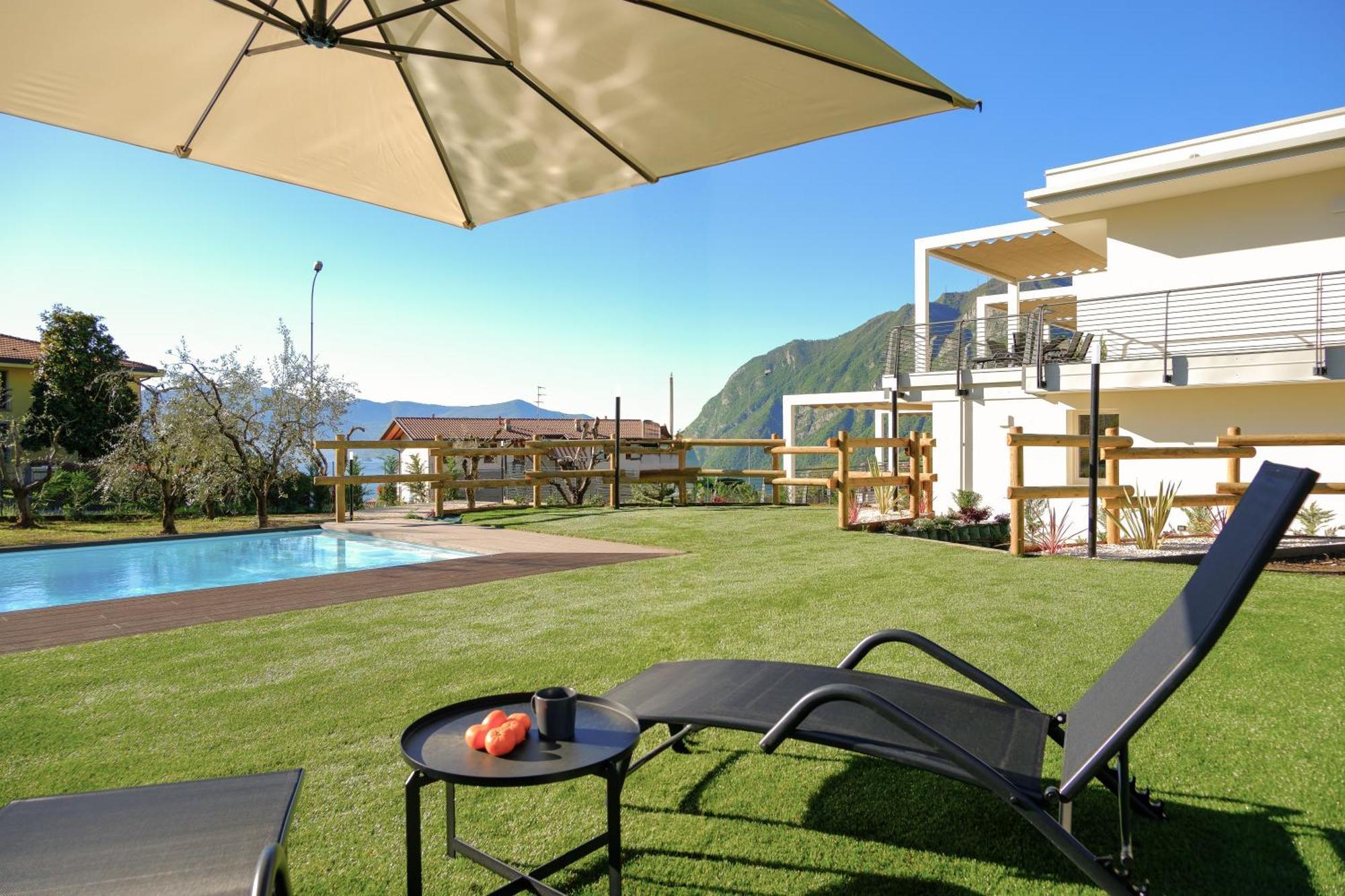 Costa Blu - Terrace Overlooking The Lake & Pool リーヴァ・ディ・ソルト エクステリア 写真