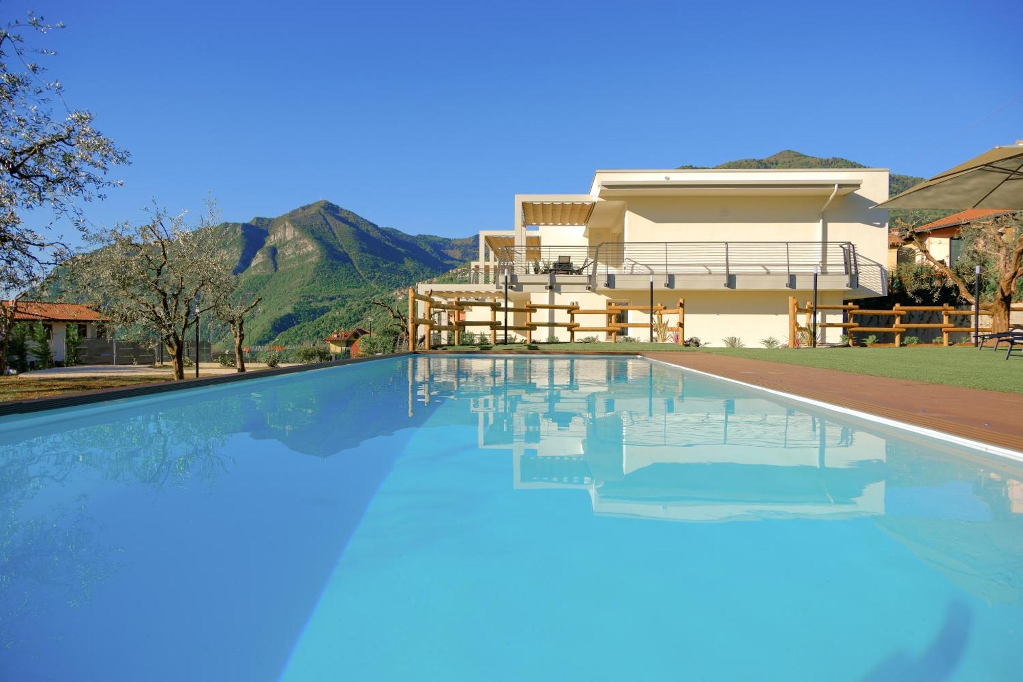Costa Blu - Terrace Overlooking The Lake & Pool リーヴァ・ディ・ソルト エクステリア 写真